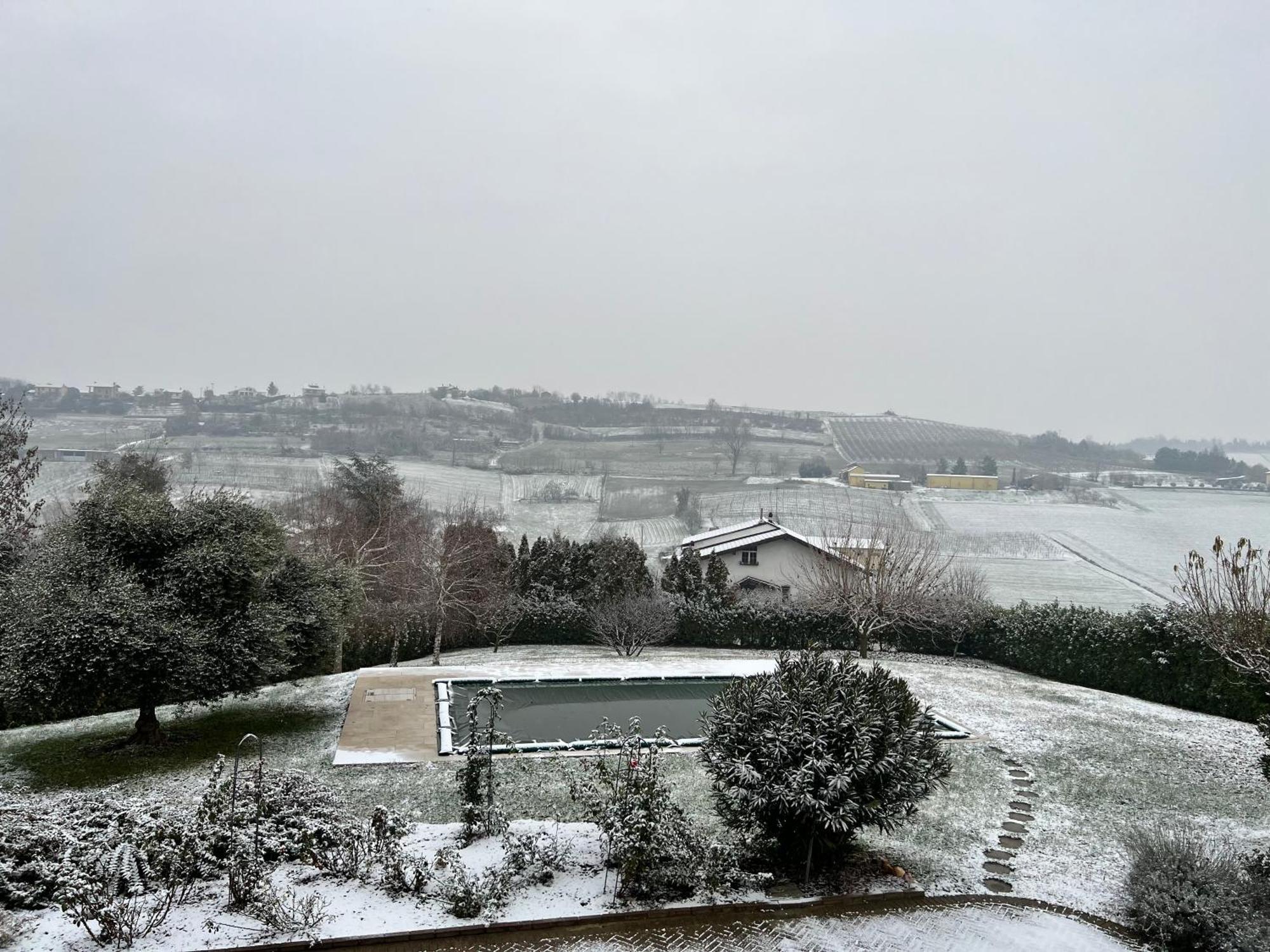Bed and Breakfast Cascina Il Volo Moncalvo Exterior foto